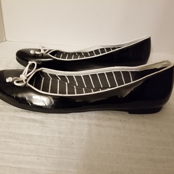 Chaps Black and White Bow Ballet Flats Sz 8 - Picture 3 of 7